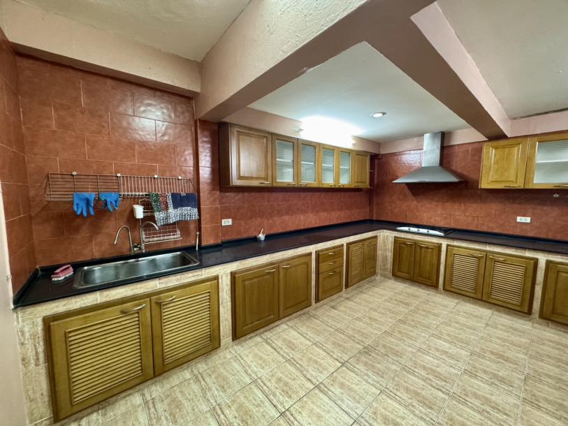 3 Bed, 3 Bath, HouseFor Sale, Phrom Phong, Bangkok