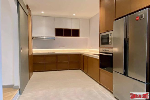 3 Bed, 3 Bath, HouseFor Sale, Phra Khanong, Bangkok