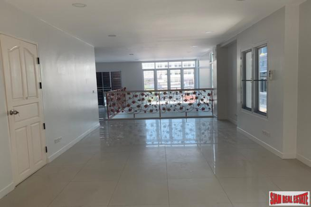 5 Bed, 5 Bath, HouseFor Sale, Ekkamai, Bangkok