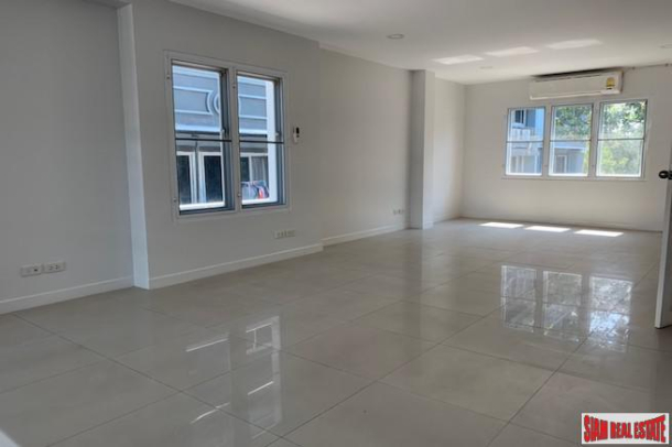 5 Bed, 5 Bath, HouseFor Sale, Ekkamai, Bangkok