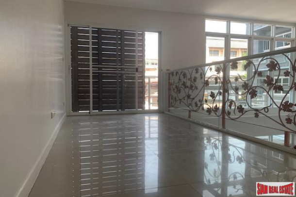 5 Bed, 5 Bath, HouseFor Sale, Ekkamai, Bangkok