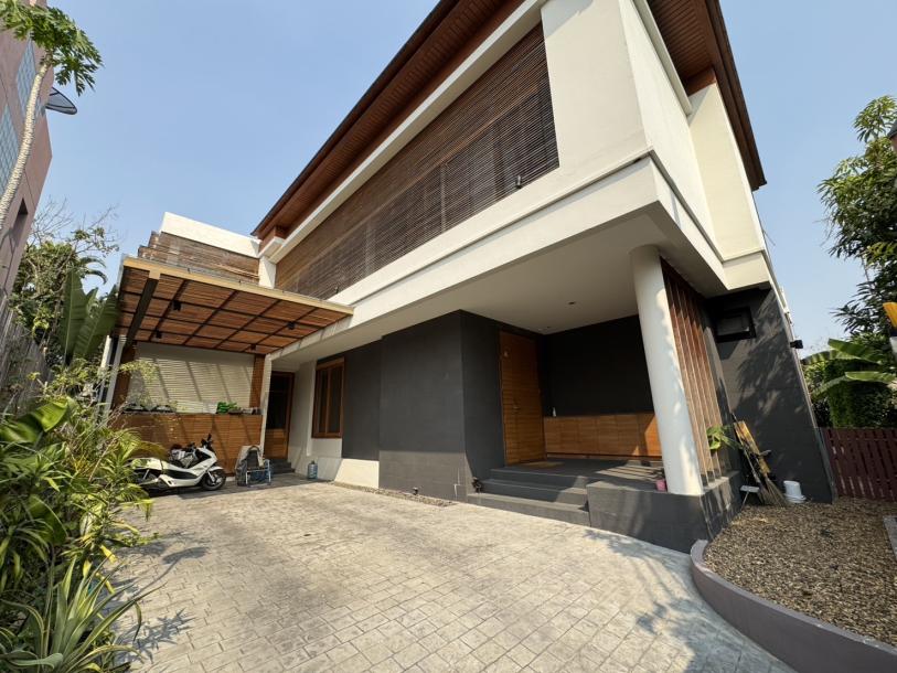 4 Bed, 6 Bath, HouseFor Sale, Phra Khanong, Bangkok