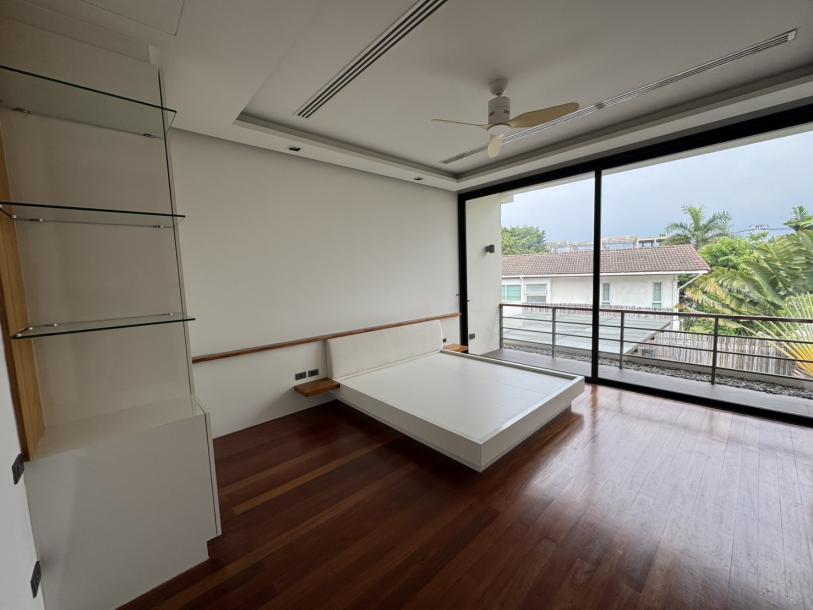 4 Bed, 6 Bath, HouseFor Sale, Phra Khanong, Bangkok