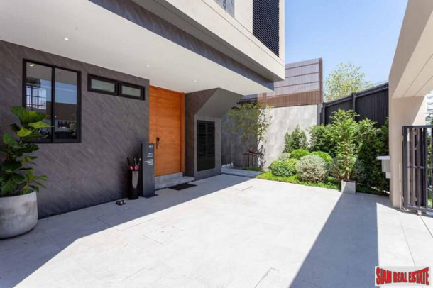 2 Bed, 3 Bath, HouseFor Sale, Phra Ram 9, Bangkok