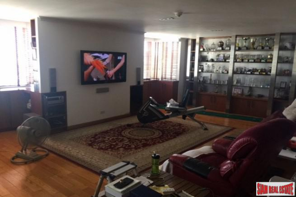 3 Bed, 2 Bath, ApartmentFor Sale, Nana, Bangkok