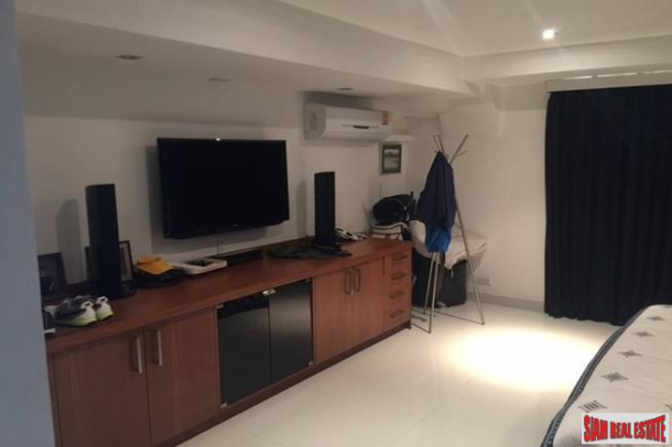 3 Bed, 2 Bath, ApartmentFor Sale, Nana, Bangkok