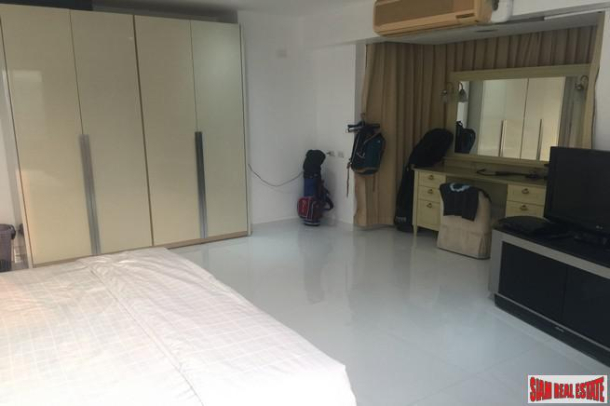 3 Bed, 2 Bath, ApartmentFor Sale, Nana, Bangkok