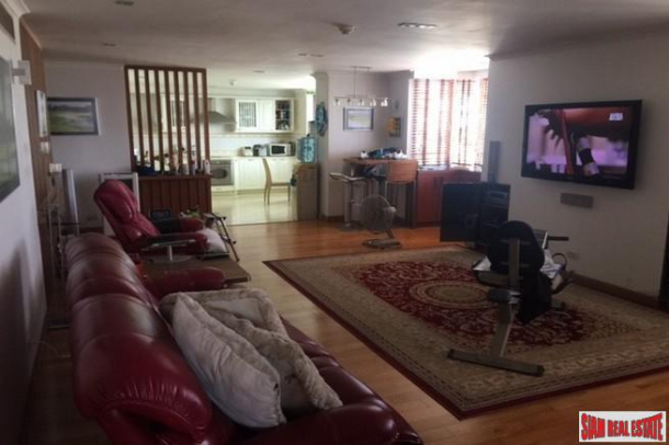 3 Bed, 2 Bath, ApartmentFor Sale, Nana, Bangkok