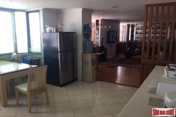 3 Bed, 2 Bath, ApartmentFor Sale, Nana, Bangkok