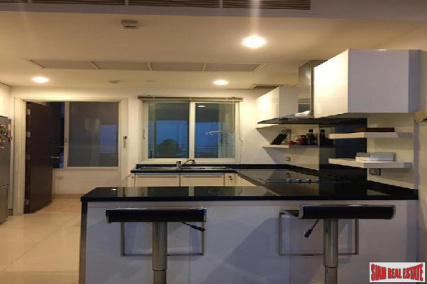 3 Bed, 3 Bath, ApartmentFor Sale, Silom, Bangkok