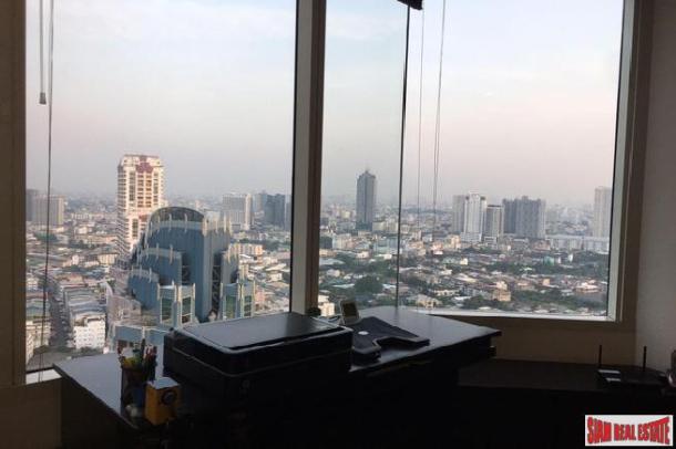 3 Bed, 3 Bath, ApartmentFor Sale, Silom, Bangkok