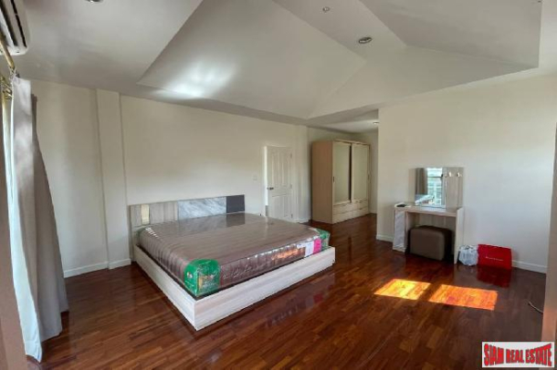 3 Bed, 4 Bath, HouseFor Sale, On Nut, Bangkok