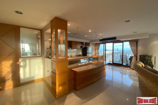 1 Bed, 2 Bath, ApartmentFor Sale, Silom, Bangkok