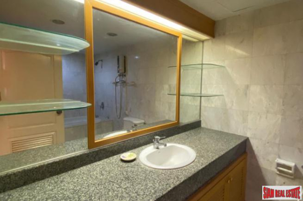 1 Bed, 2 Bath, ApartmentFor Sale, Silom, Bangkok