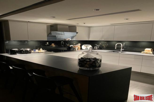 1 Bed, 1 Bath, ApartmentFor Sale, Silom, Bangkok