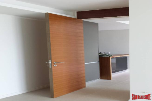 1 Bed, 1 Bath, ApartmentFor Sale, Saphan Tak Sin, Bangkok