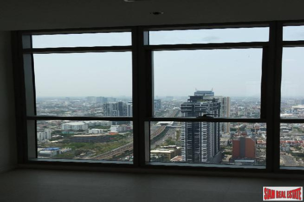 1 Bed, 1 Bath, ApartmentFor Sale, Saphan Tak Sin, Bangkok