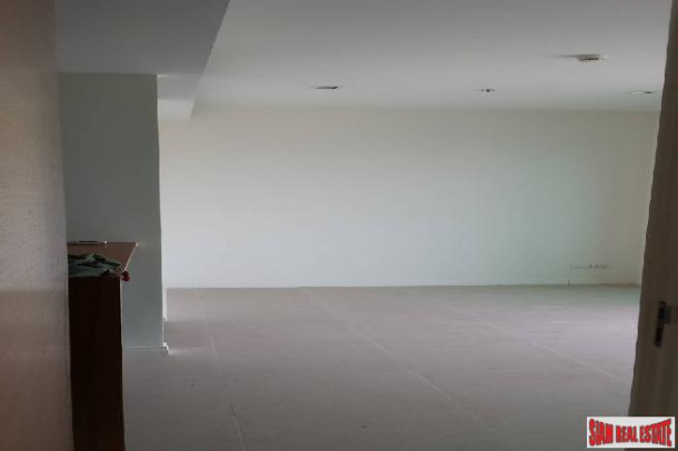 1 Bed, 1 Bath, ApartmentFor Sale, Saphan Tak Sin, Bangkok