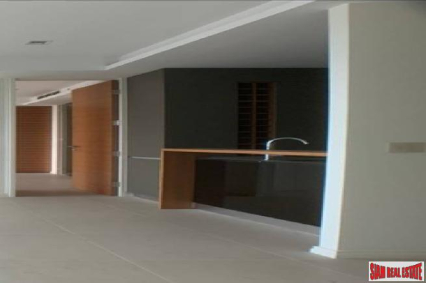1 Bed, 1 Bath, ApartmentFor Sale, Saphan Tak Sin, Bangkok