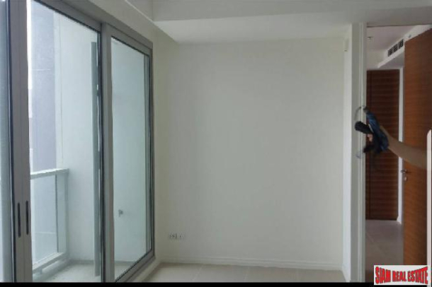 1 Bed, 1 Bath, ApartmentFor Sale, Saphan Tak Sin, Bangkok
