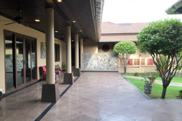 3 Bed, 5 Bath, HouseFor Sale, East Pattaya, Chonburi 3 Bed, 5 Bath, HouseFor Sale, East Pattaya, Chonburi
