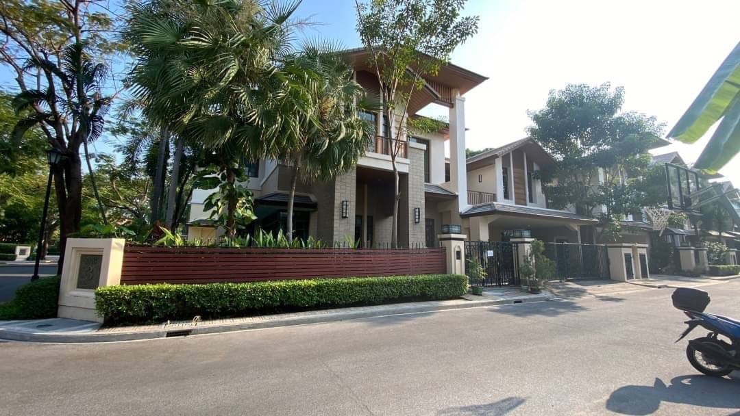 4 Bed, 5 Bath, HouseFor Sale, Phra Khanong, Bangkok 4 Bed, 5 Bath, HouseFor Sale, Phra Khanong, Bangkok
