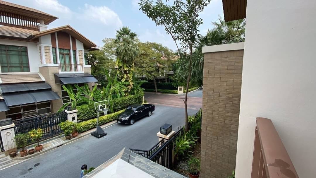 4 Bed, 5 Bath, HouseFor Sale, Phra Khanong, Bangkok 4 Bed, 5 Bath, HouseFor Sale, Phra Khanong, Bangkok