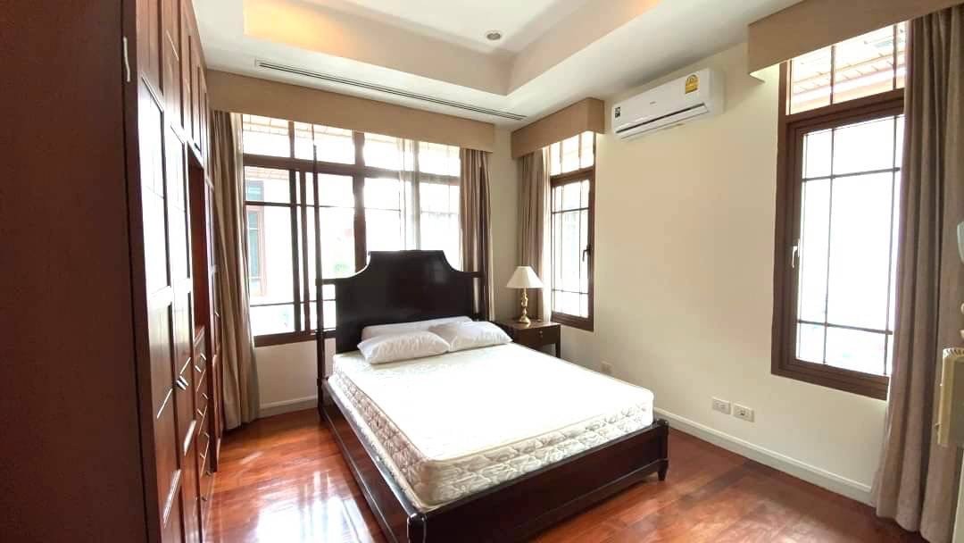 4 Bed, 5 Bath, HouseFor Sale, Phra Khanong, Bangkok 4 Bed, 5 Bath, HouseFor Sale, Phra Khanong, Bangkok