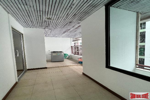 3 Bed, 2 Bath, ApartmentFor Sale, Phrom Phong, Bangkok