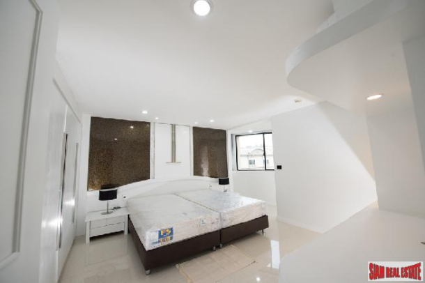 3 Bed, 3 Bath, ApartmentFor Sale, Phrom Phong, Bangkok