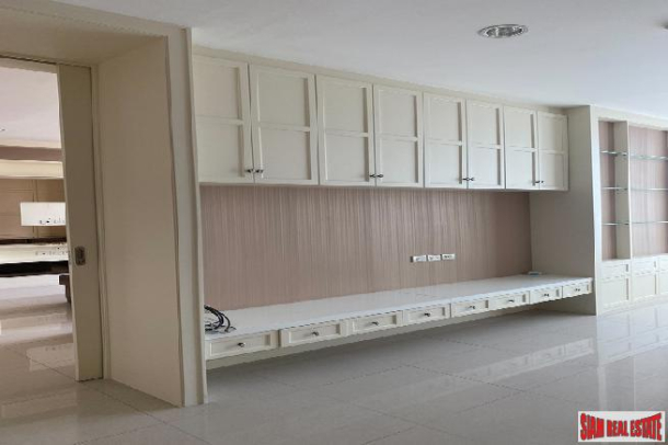 2 Bed, 2 Bath, ApartmentFor Sale, Krung Thonburi, Bangkok