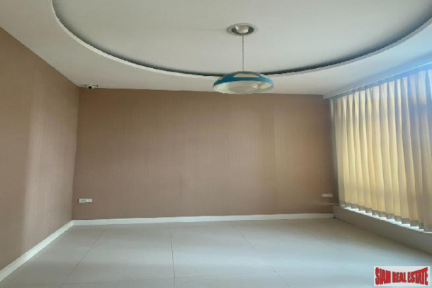 2 Bed, 2 Bath, ApartmentFor Sale, Krung Thonburi, Bangkok