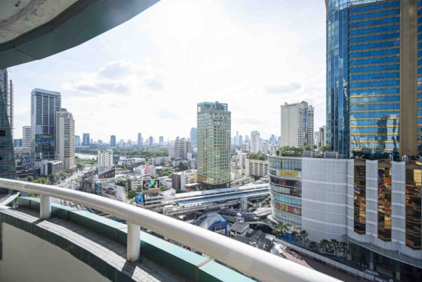 2 Bed, 2 Bath, ApartmentFor Sale, Asok, Bangkok