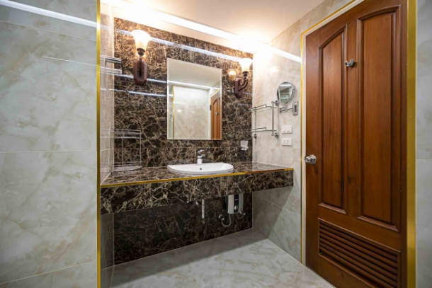 2 Bed, 2 Bath, ApartmentFor Sale, Asok, Bangkok