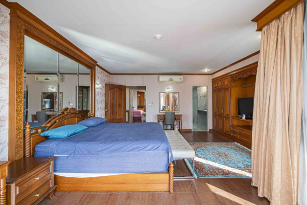 2 Bed, 2 Bath, ApartmentFor Sale, Asok, Bangkok