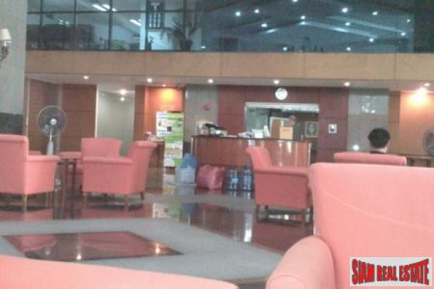 3 Bed, 2 Bath, ApartmentFor Sale, Ratchadaphisek, Bangkok