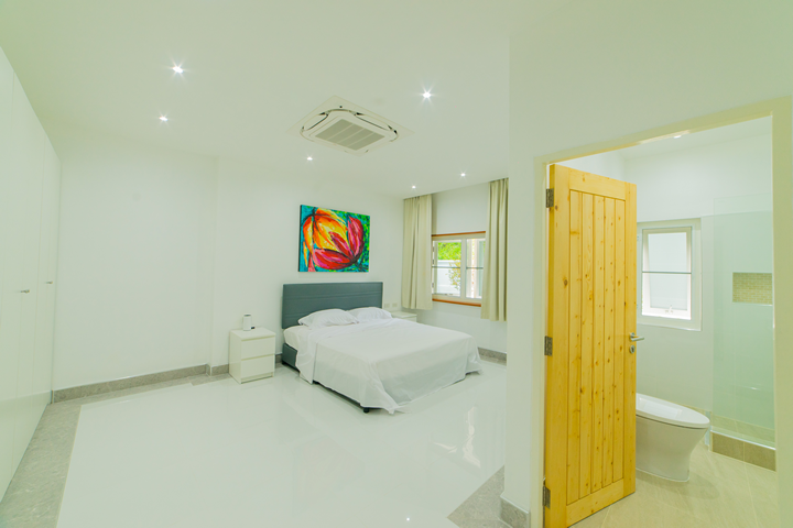 10 Bed, 12 Bath, HouseFor Sale, Nai Harn, Phuket