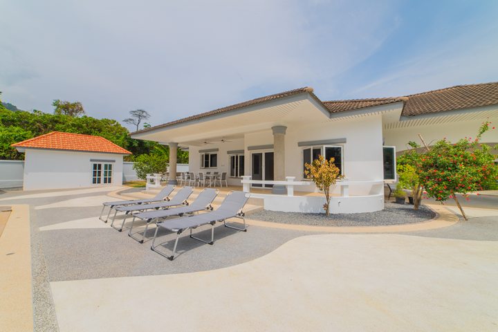 10 Bed, 12 Bath, HouseFor Sale, Nai Harn, Phuket