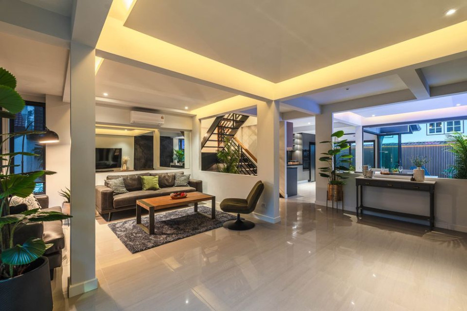 3 Bed, 2 Bath, HouseFor Sale, Nai Harn, Phuket