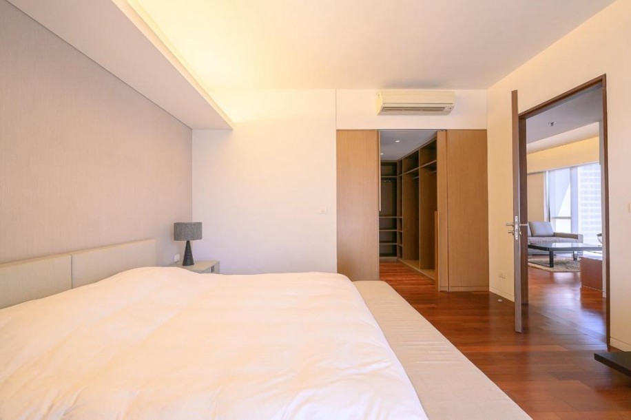 2 Bed, 2 Bath, ApartmentFor Sale, Ratchadamri, Bangkok