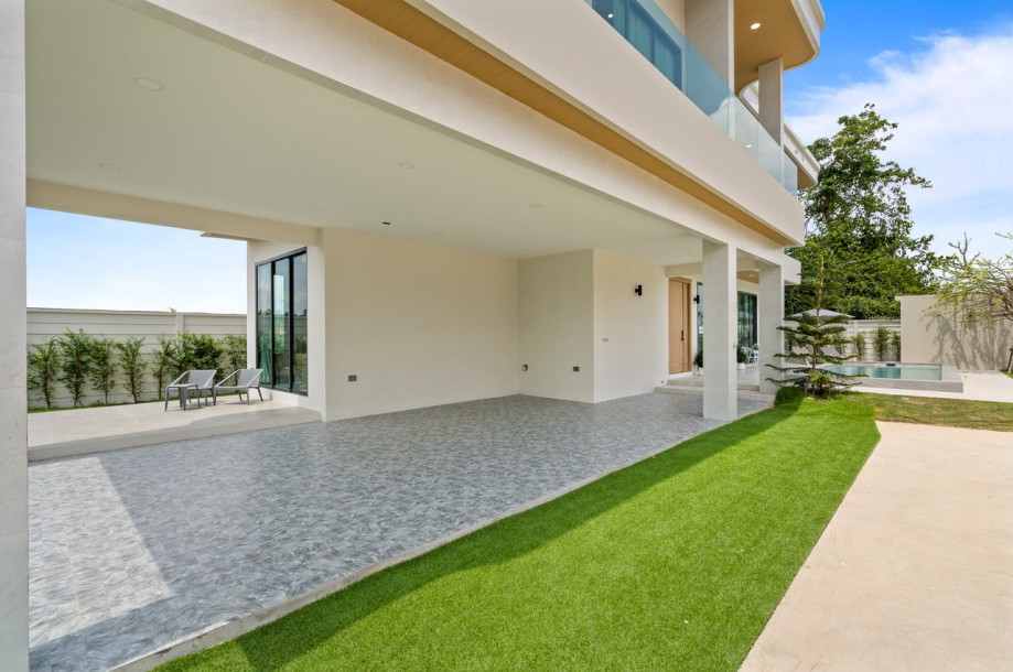 5 Bath, HouseFor Sale, East Pattaya, Chonburi