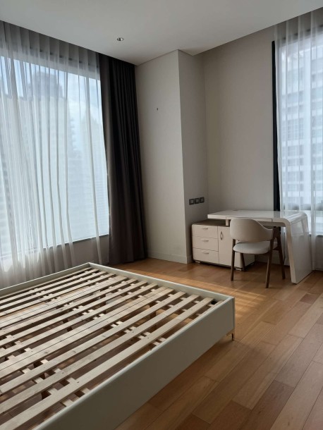 1 Bath, ApartmentFor Sale, Lumphini, Bangkok