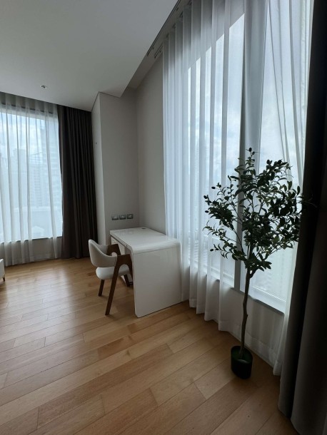 1 Bath, ApartmentFor Sale, Lumphini, Bangkok
