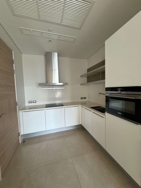 1 Bath, ApartmentFor Sale, Lumphini, Bangkok