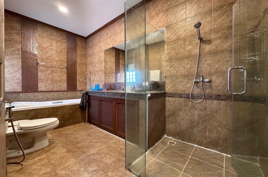 7 Bath, HouseFor Sale, East Pattaya, Chonburi