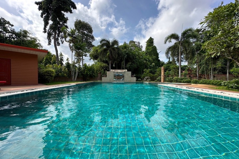 7 Bath, HouseFor Sale, East Pattaya, Chonburi