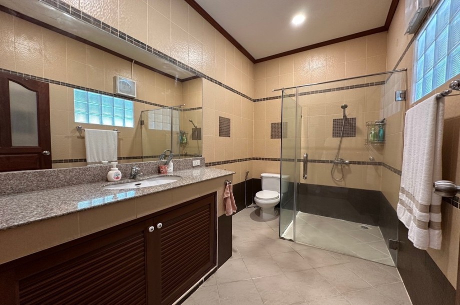 7 Bath, HouseFor Sale, East Pattaya, Chonburi