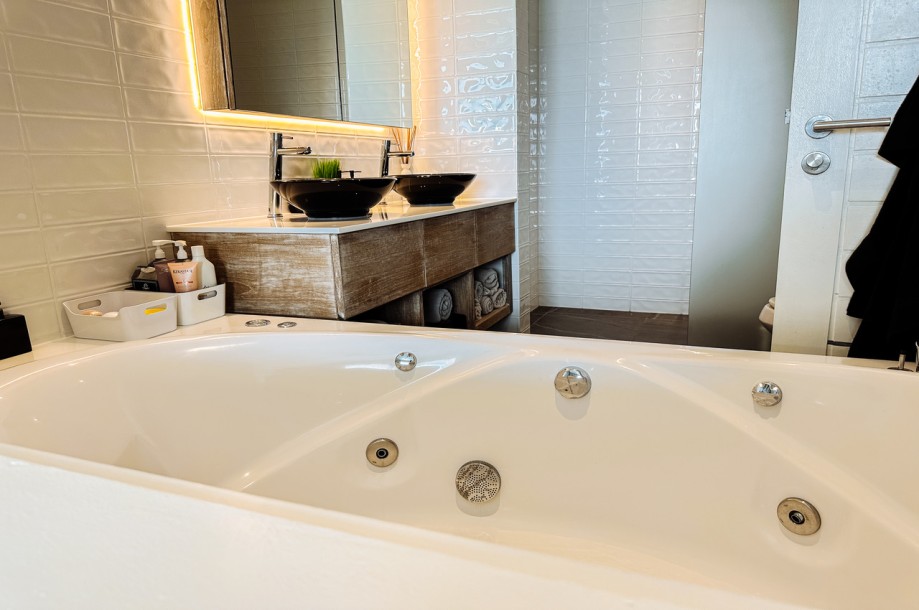 4 Bed, 4 Bath, ApartmentFor Sale, Layan, Phuket