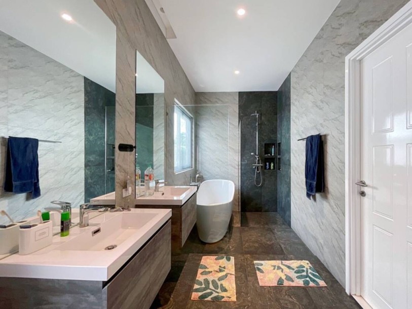 5 Bed, 4 Bath, HouseFor Sale, West - Hua Hin, Prachuap Khiri Khan