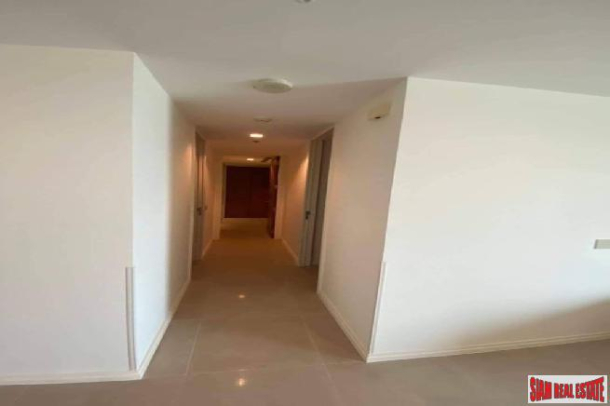 3 Bed, 3 Bath, ApartmentFor Sale, Krung Thonburi, Bangkok